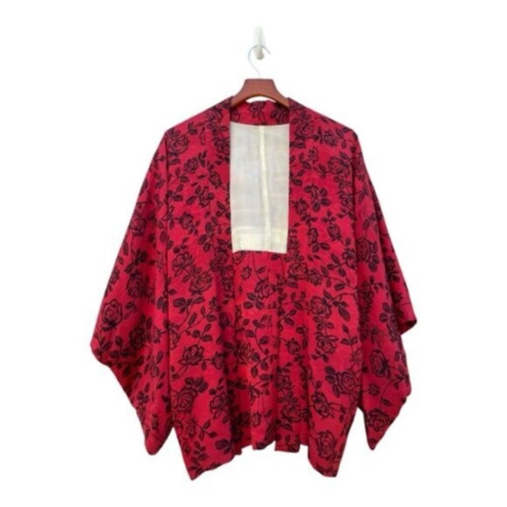 Vintage Silk Red & Black Floral Pattern Short Kimono - Picture 9 of 9